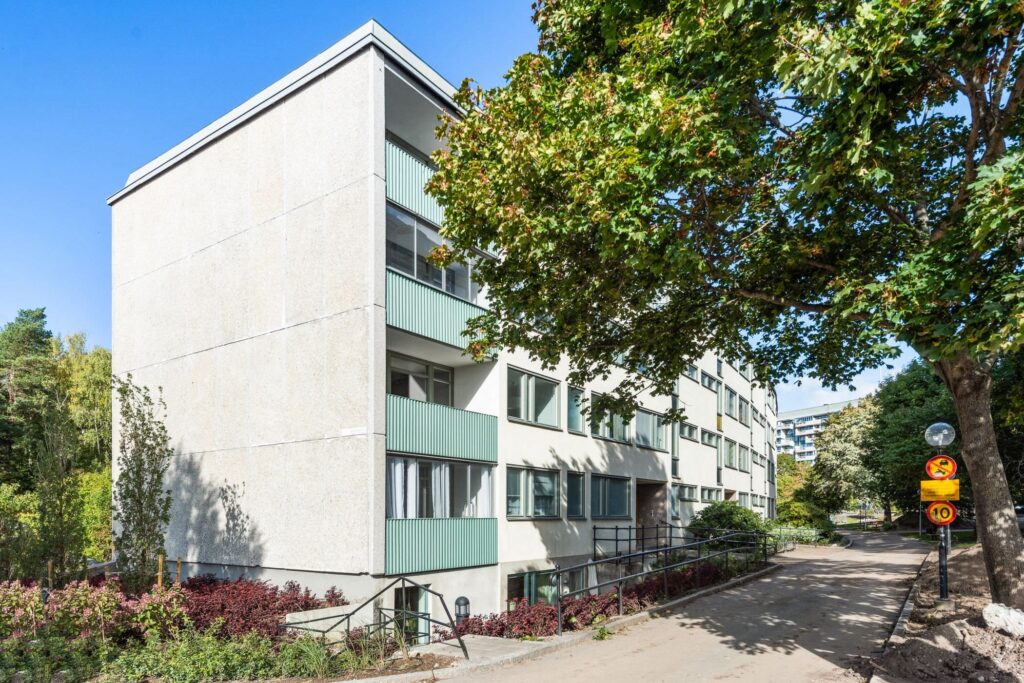 Renovering av betongbalkong med nytt tätskikt till BRF. Södermalm Hornstull.